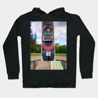 Totem pole in Virginia waters Hoodie